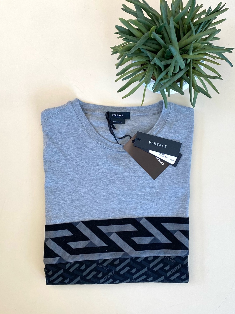 VERSACE - Men’s Light Gray Crewneck T-Shirt with Greca Print